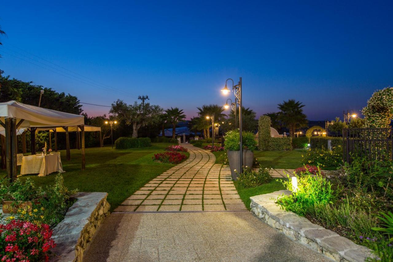Il Parco Dei Poeti B&B Cellino Attanasio Exterior foto