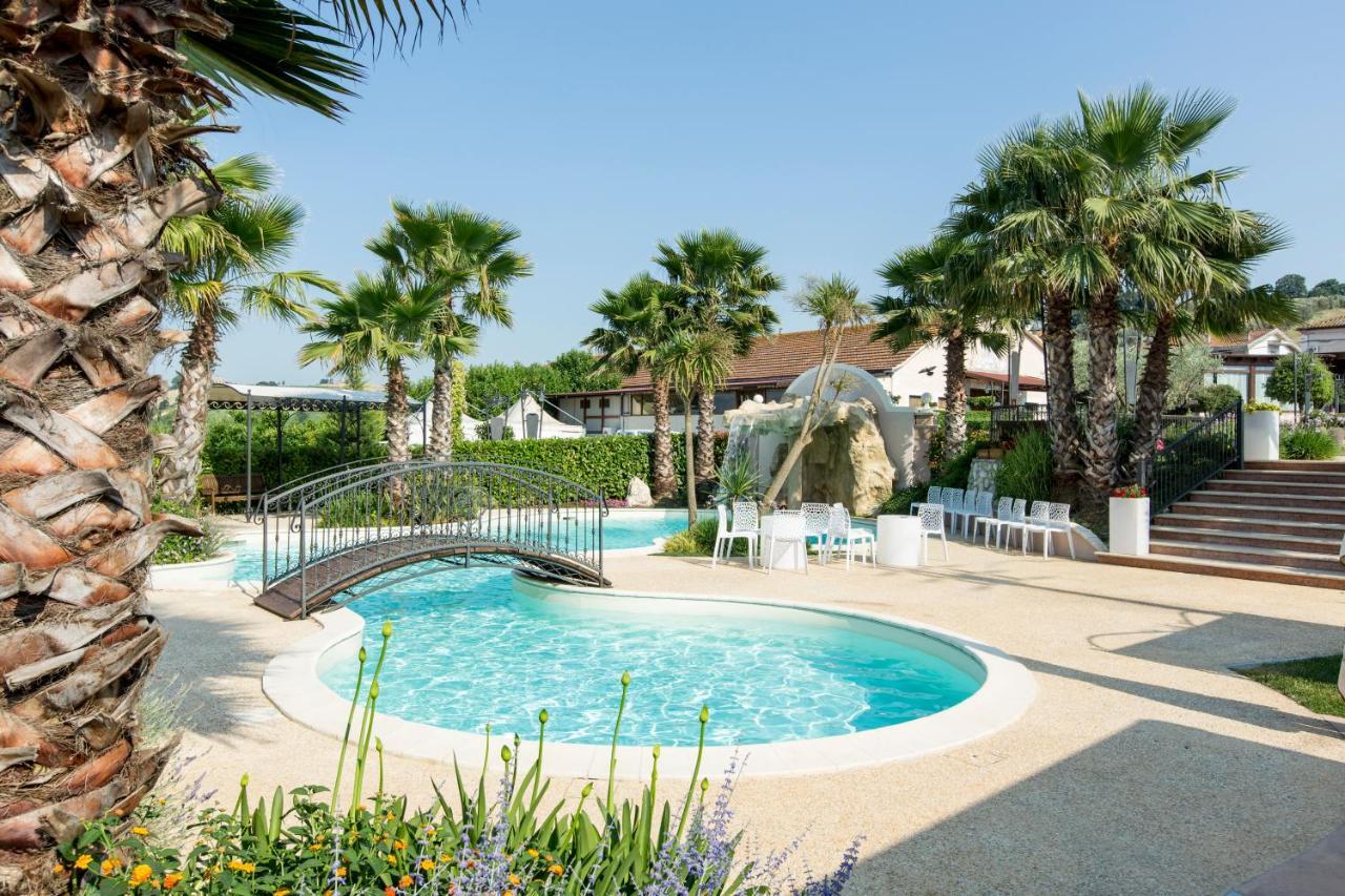 Il Parco Dei Poeti B&B Cellino Attanasio Exterior foto
